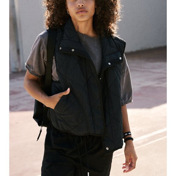🆕 FP MOVEMENT Quinn Quilted Puffer Vest / Black - Picture 6 of 9